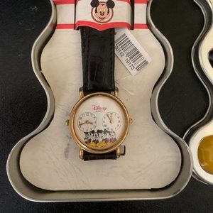 Disney Mickey Mouse two time zone watch